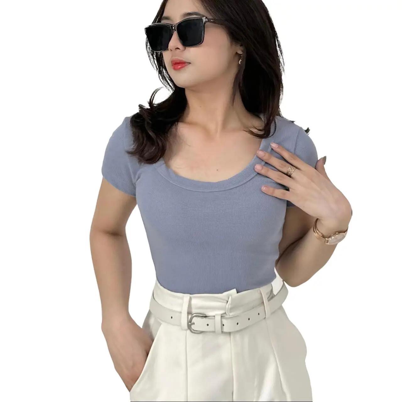 velora - aqilla uneck top