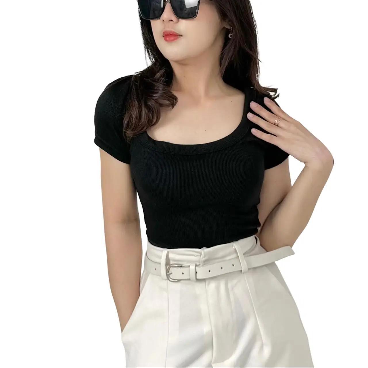 velora - aqilla uneck top